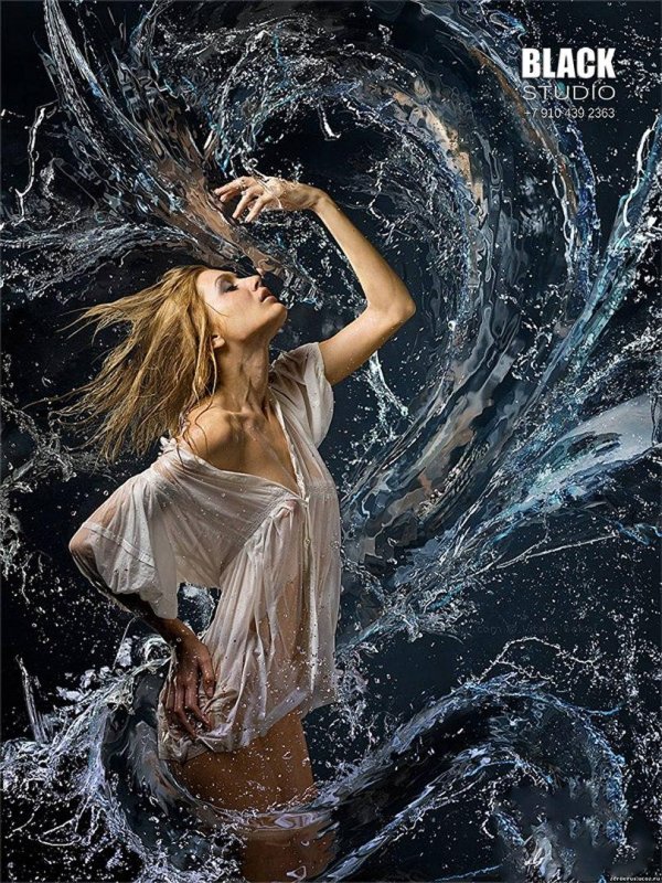 Девушка вода