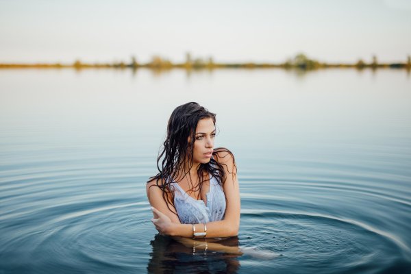 Девушка вода