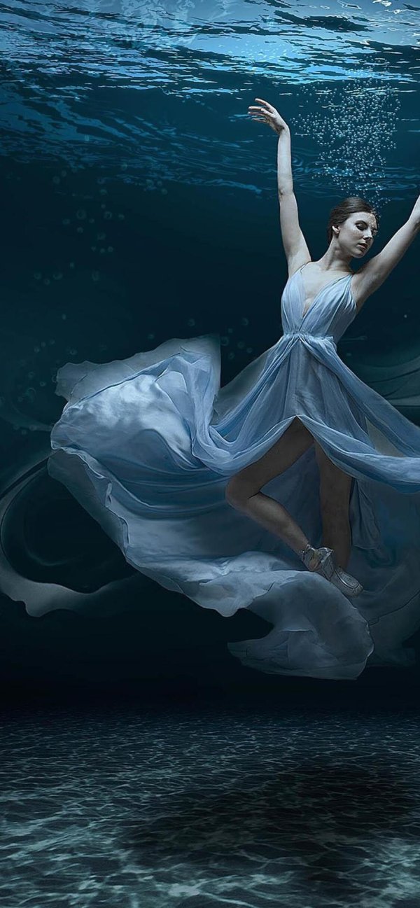 Девушка вода