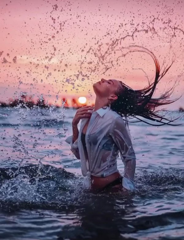 Девушка вода