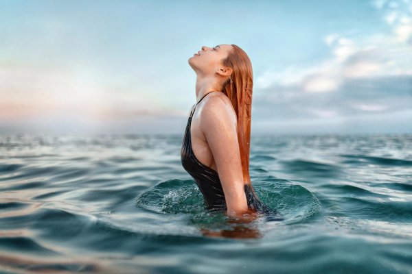 Девушка вода