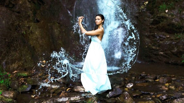 Девушка вода