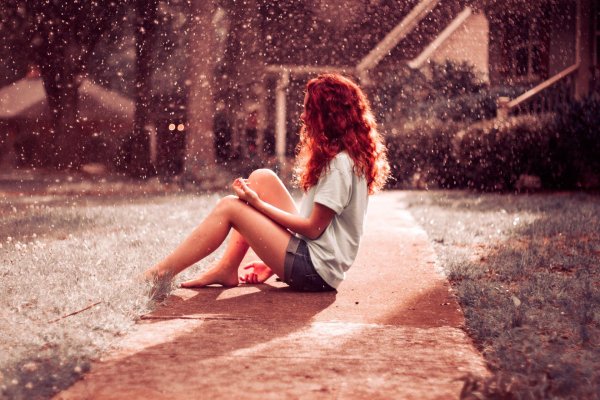Девушка дождь