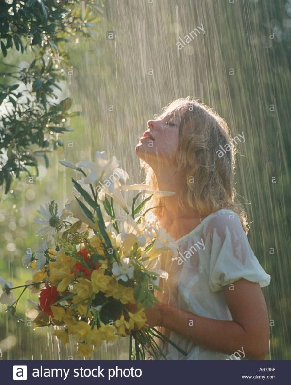 Девушка дождь