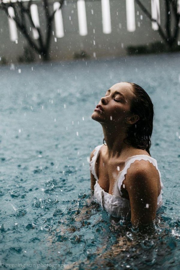 Девушка дождь