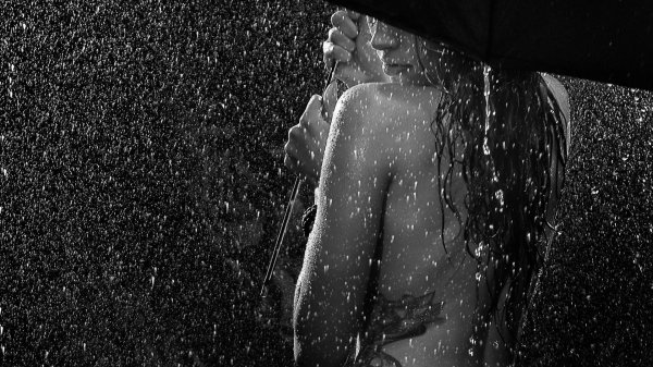 Девушка дождь