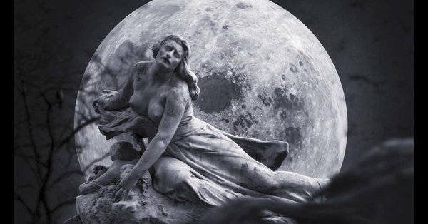 Ночная девушка