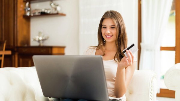 Девушка ноутбук