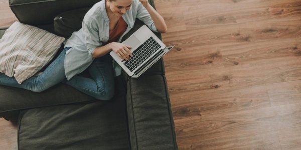 Девушка ноутбук