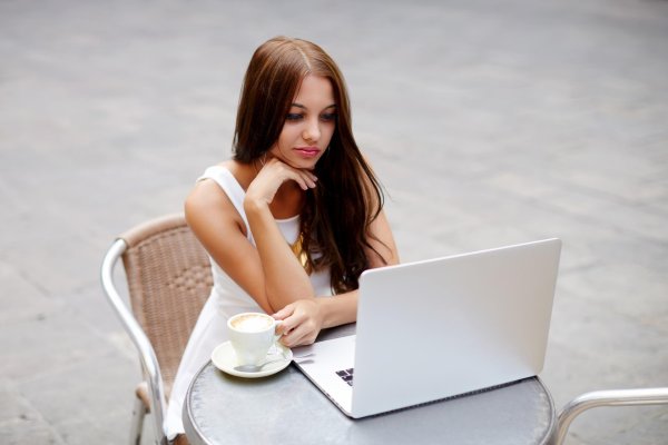 Девушка ноутбук