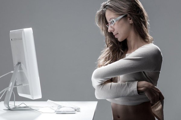 Девушка ноутбук