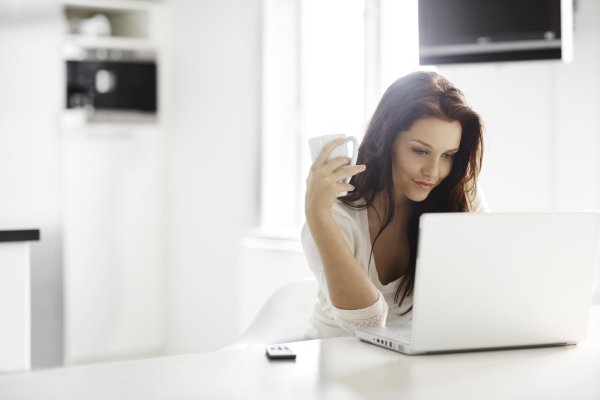 Девушка ноутбук