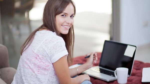 Девушка ноутбук