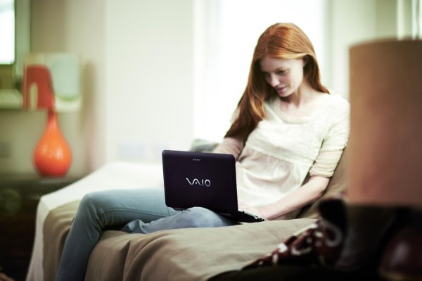 Девушка ноутбук