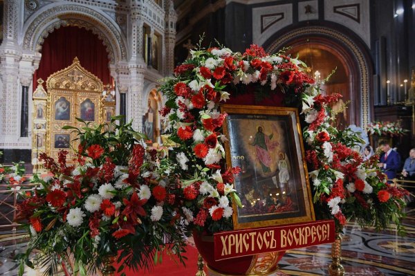 богослужение в храме христа спасителя