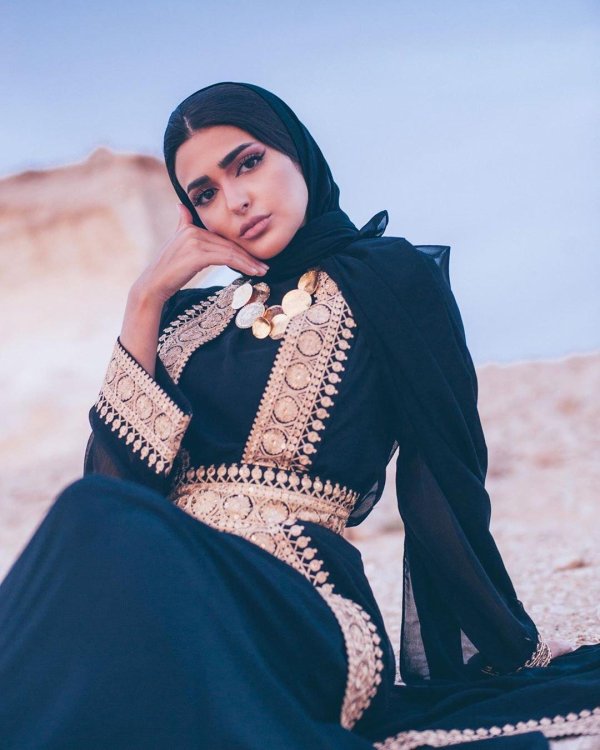 Девушка арабски