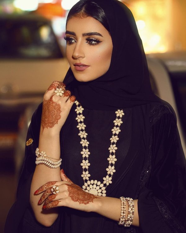 Девушка арабски