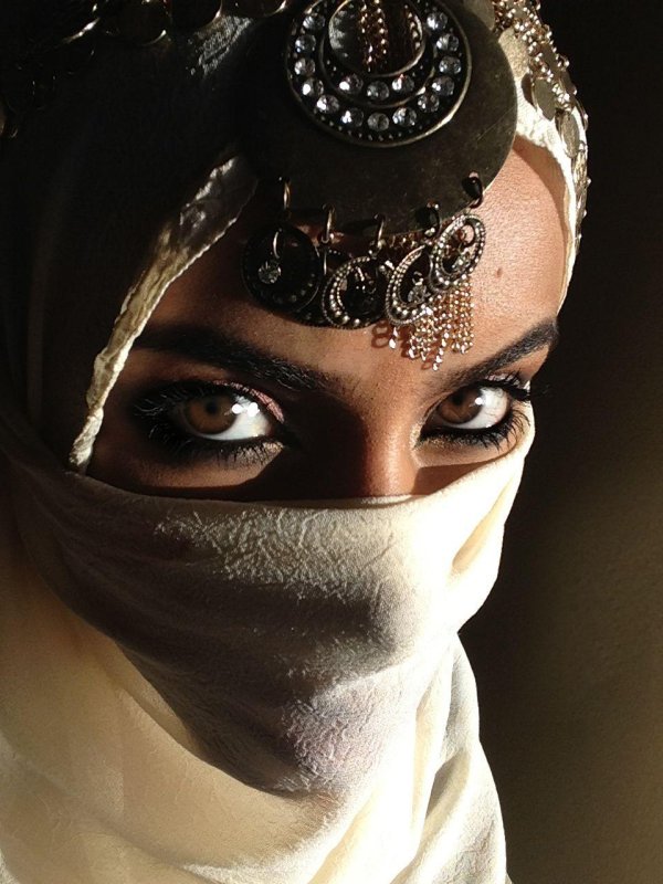 Девушка арабски