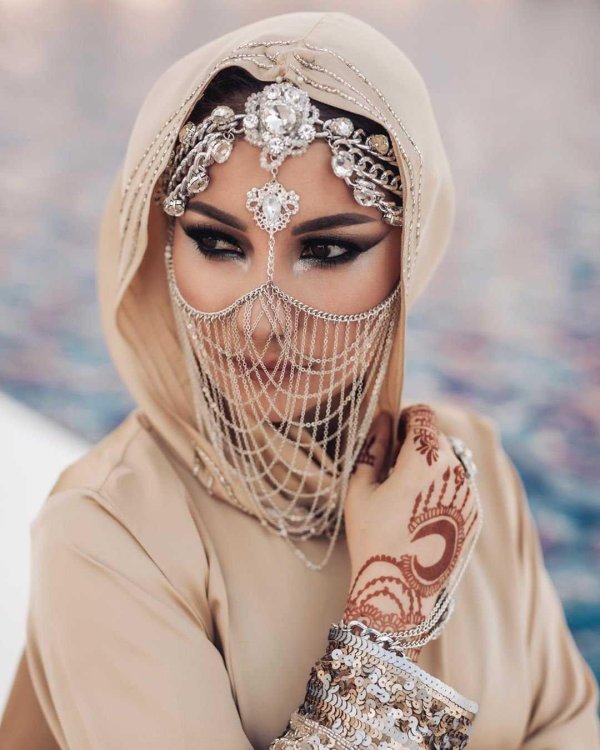 Девушка арабски