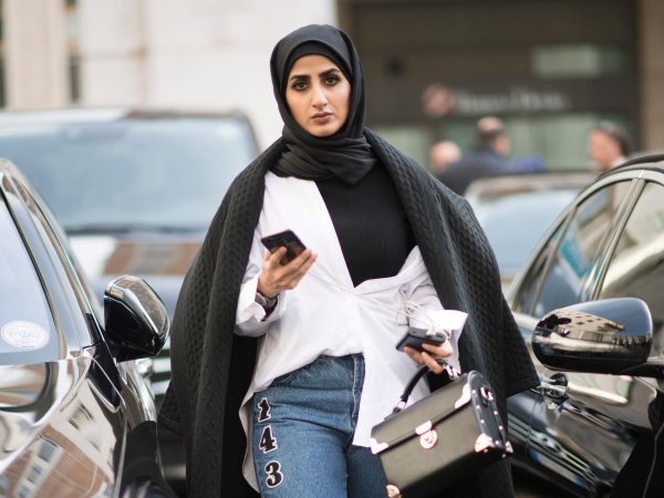 Девушка арабски