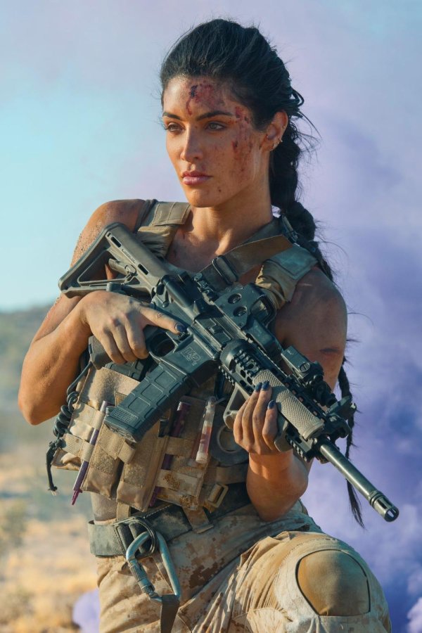 Девушка солдат