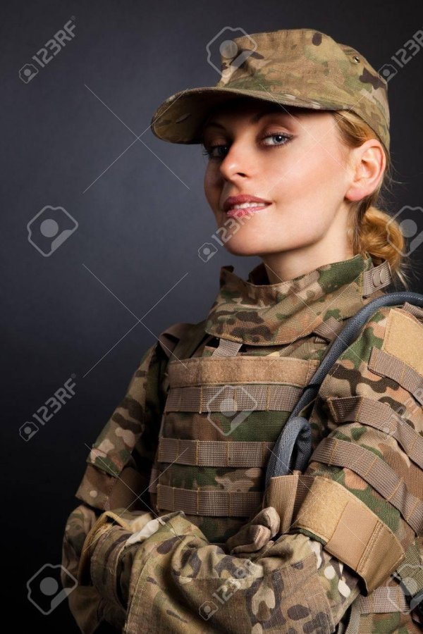 Девушка солдат