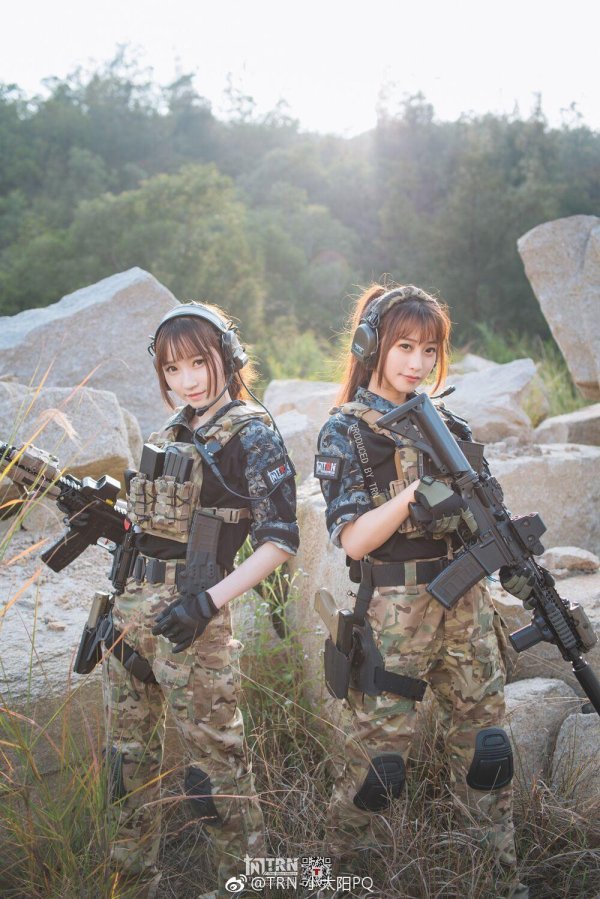 Девушка солдат