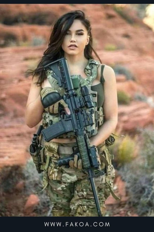 Девушка солдат