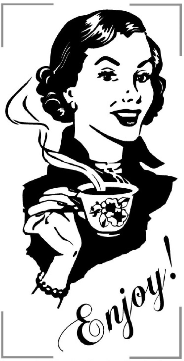 Девушка пьет