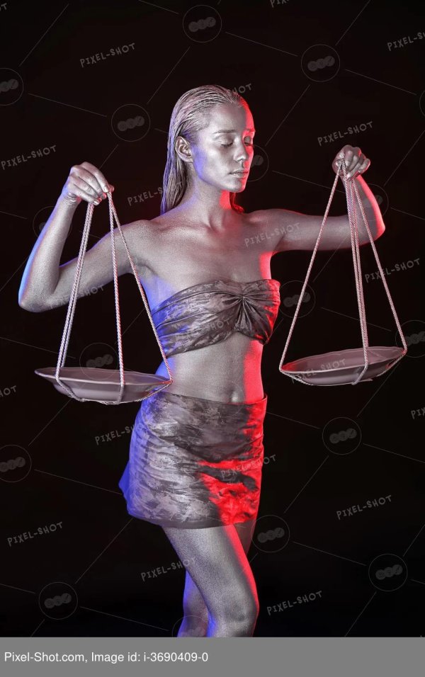 Девушка весы