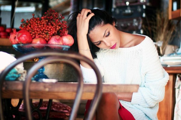 Девушка ждет