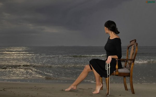 Девушка ждет