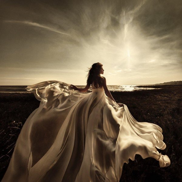 Девушка ждет