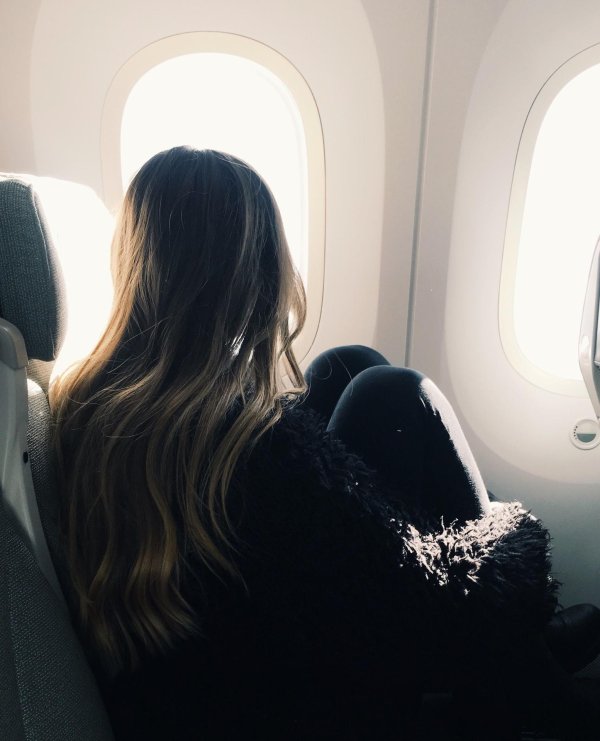 Самолет девушка