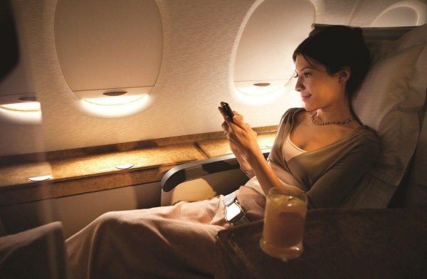 Самолет девушка