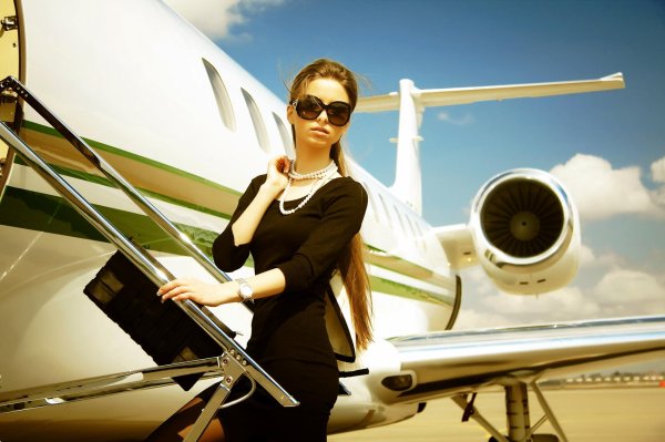 Самолет девушка