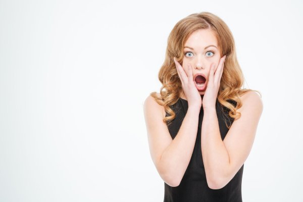 Удивленная девушка