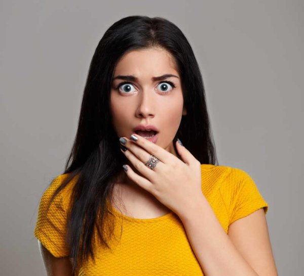 Удивленная девушка