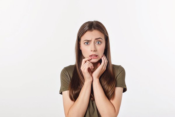 Удивленная девушка