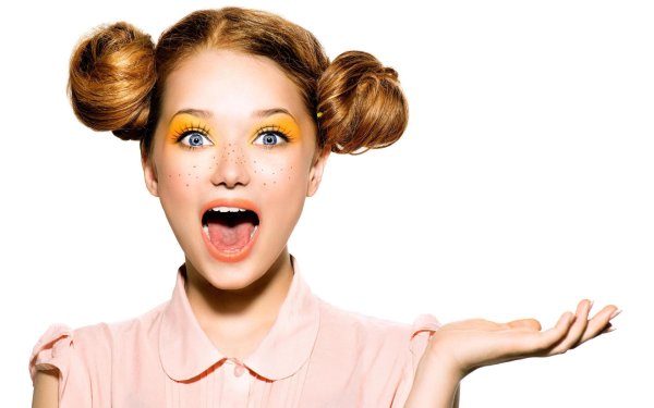 Удивленная девушка