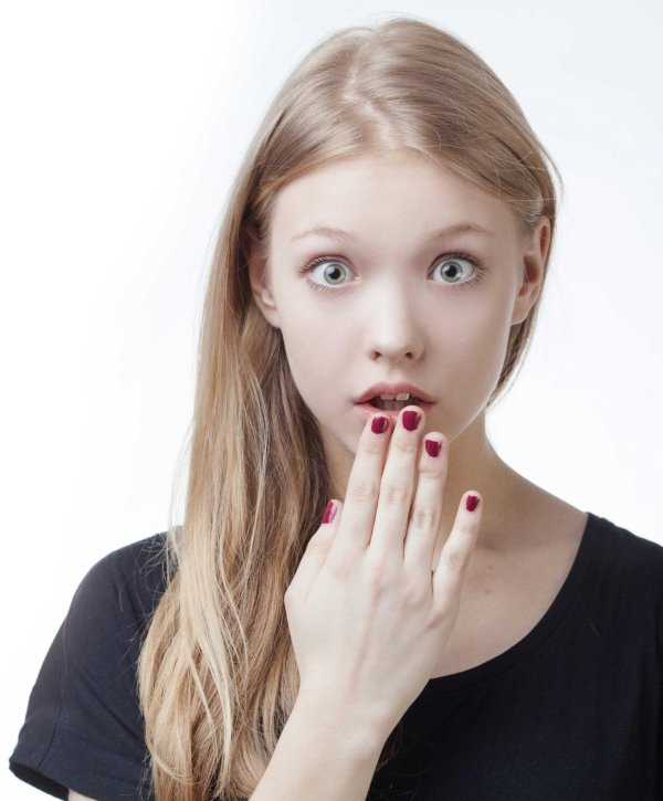 Удивленная девушка