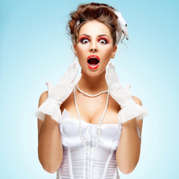 Удивленная девушка