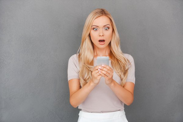 Удивленная девушка