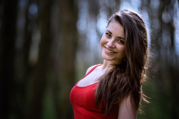 Девушка надо