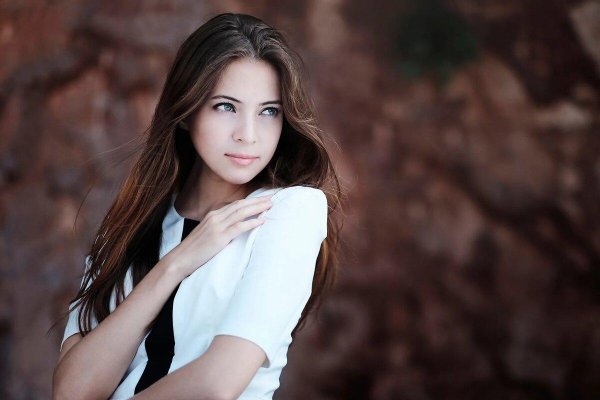 Девушка надо