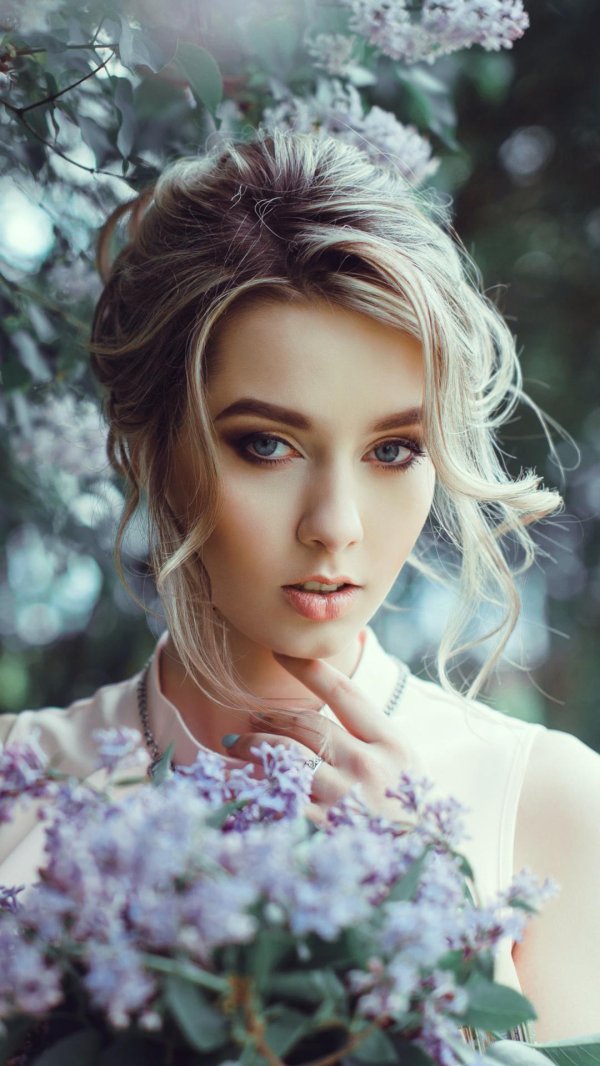 Девушка надо