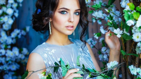 Девушка надо