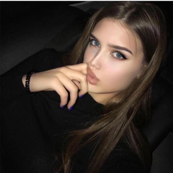 Девушка надо