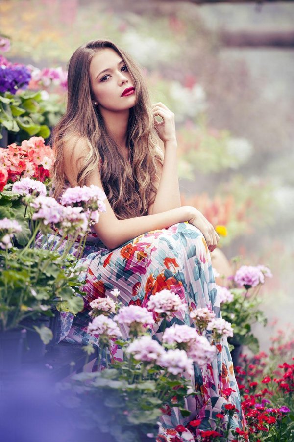 Девушка надо