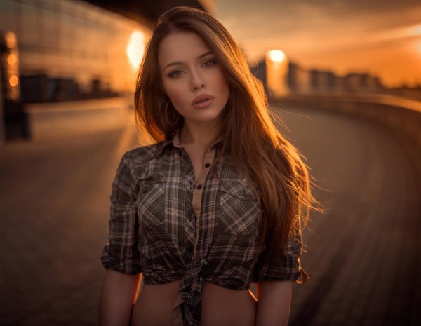 Девушка надо